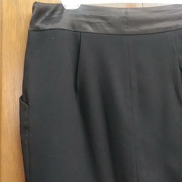 🆕2tone black skirt with satin waist - Picture 5 of 10